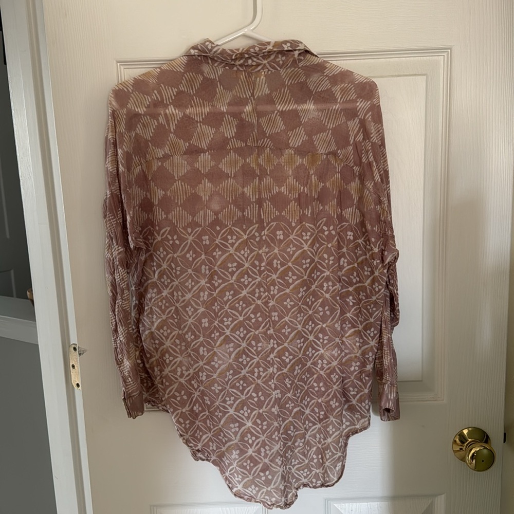 Patterned Button-Up Blouse - Picture 2 of 3